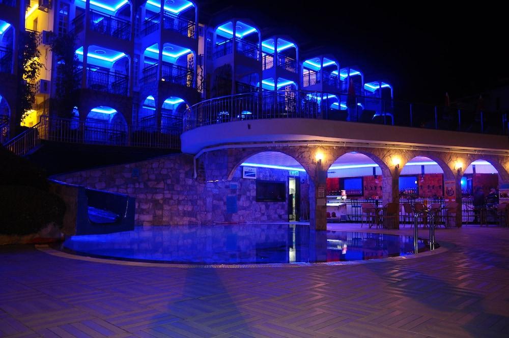 אפרטהוטל מרמריס Club Aquarium מראה חיצוני תמונה