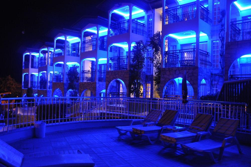 אפרטהוטל מרמריס Club Aquarium מראה חיצוני תמונה